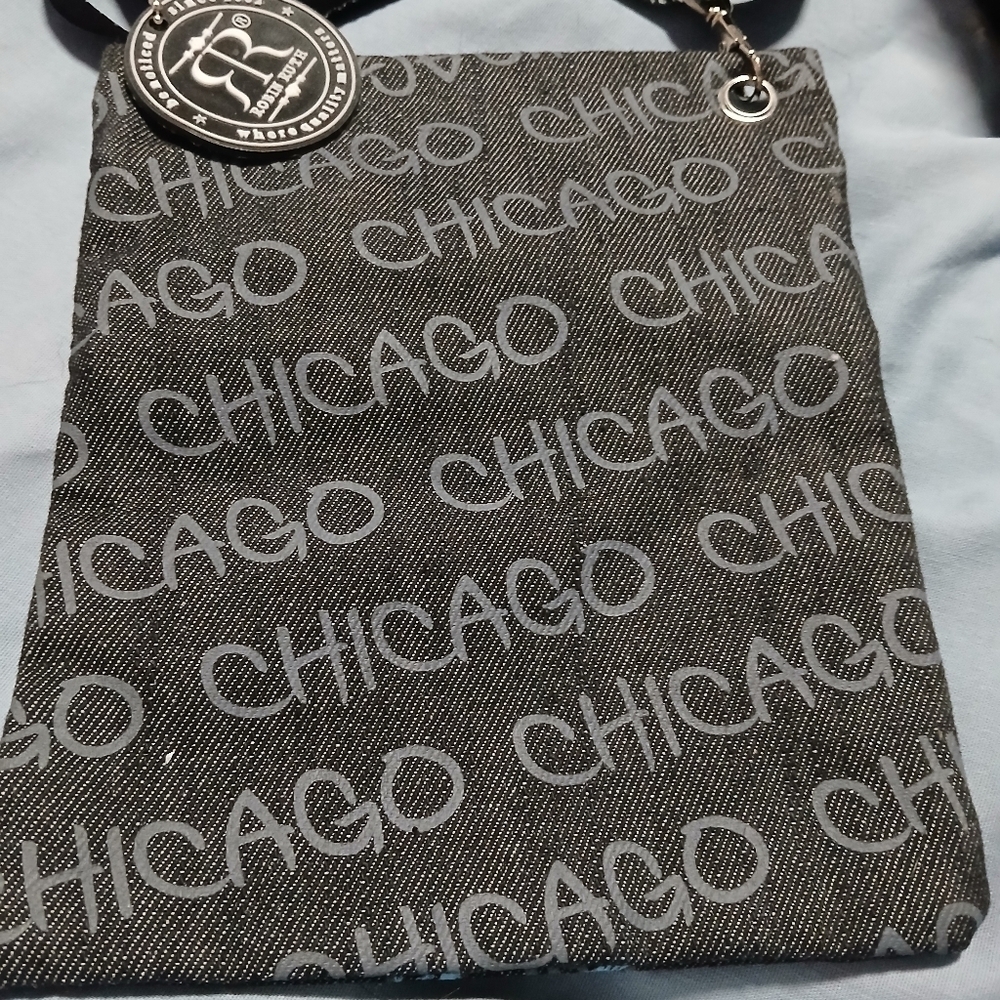 Robin Ruth crossbody bag. NWT. Says Chicago on it. - Picture 4 of 4